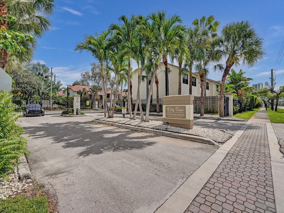 317 City View Dr, Fort Lauderdale, FL 33311 Townhome Rentals in Fort