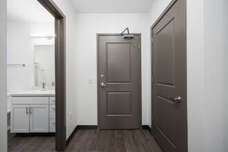 Interior Photo - Vera on Broad