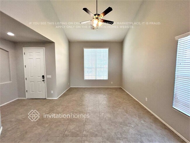 Foto del edificio - 15923 W Tohono Dr