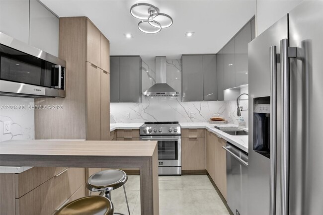 Building Photo - 2780 NE 183rd St