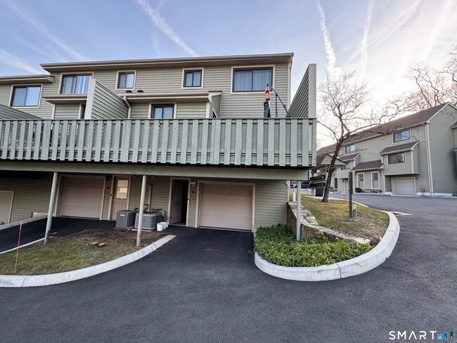 Building Photo - 17 Coram Rd