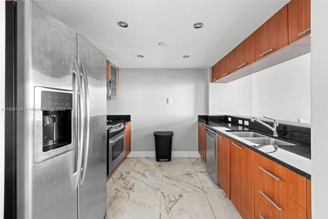 Foto del edificio - 1800 N Bayshore Dr