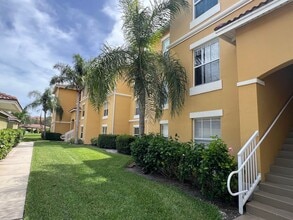 Building Photo - 5090 Fairways Cir