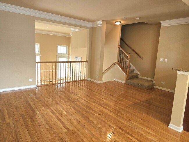 Building Photo - 2627 Commons Dr