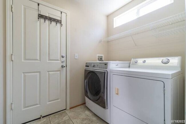 Building Photo - $4195/ 3br - 2002ft2 - Ewa Gentry Prescott...