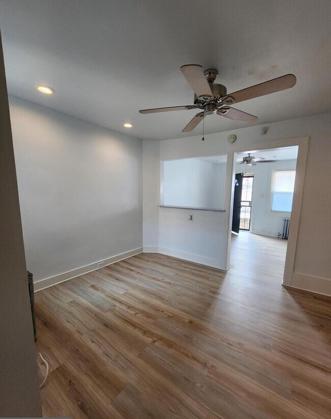 Foto del edificio - 306 W Courtland St