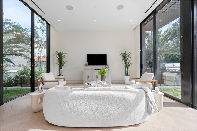 Foto del edificio - 536 W 51st St