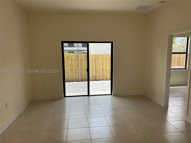 Building Photo - 7915 NW 104th Ave