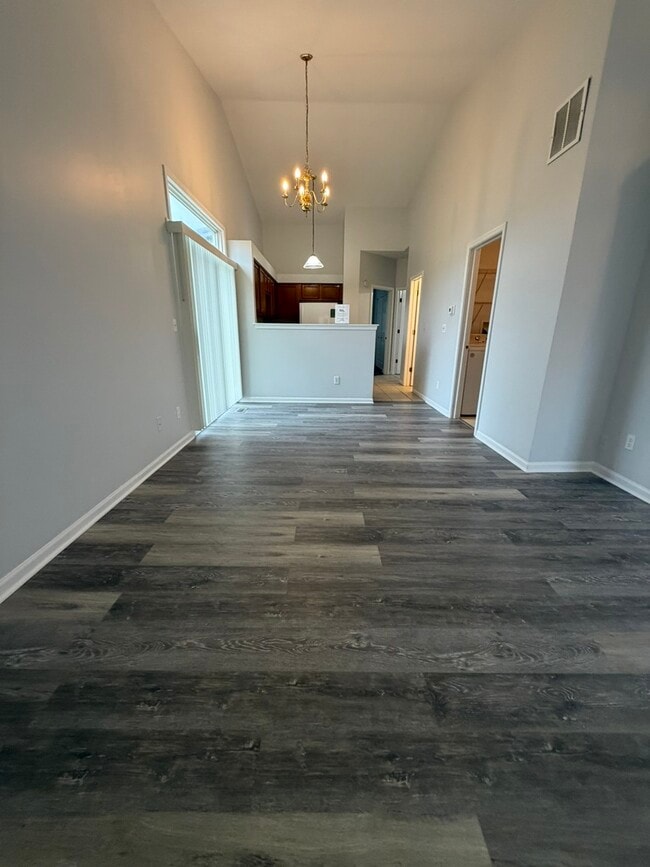 Foto del edificio - 14121 Faulkner Ct