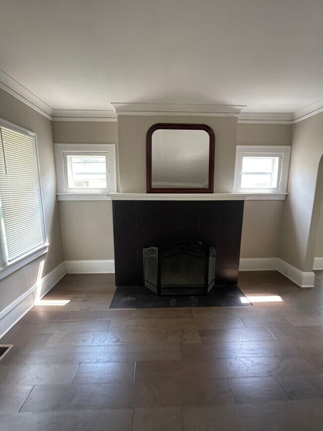 Foto del edificio - Immediate Move In or Nov 1st Beautiful 3 B...