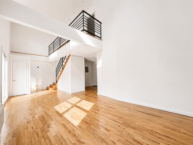 Building Photo - 401 E 68th St