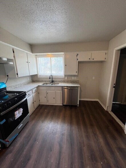 Foto del edificio - 9306 St Lo Rd