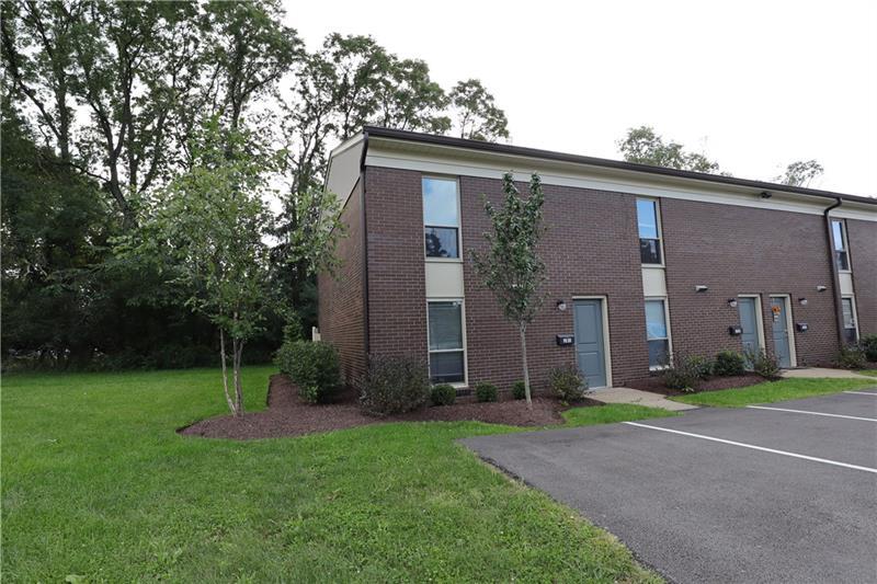 Primary Photo - 604 Carriage Hill Dr