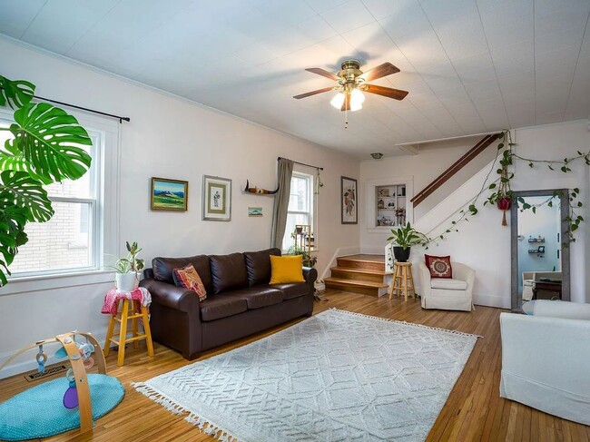 Building Photo - 2935 Merrill Ave