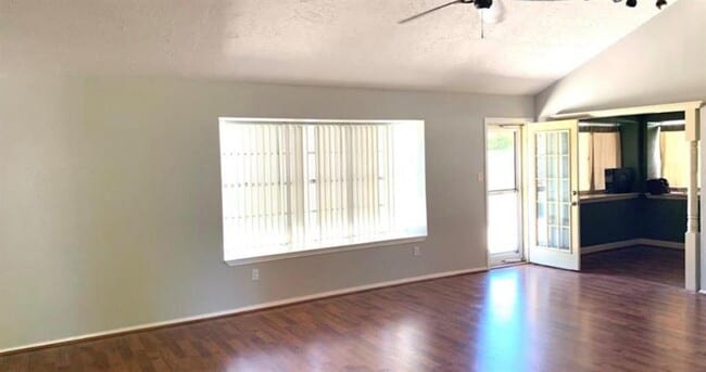 Foto del edificio - 22527 Rockgate Dr