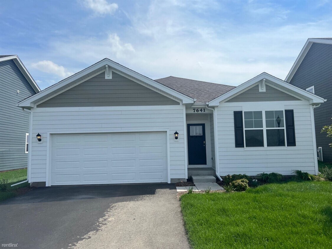 Foto principal - 4 br, 2 bath House - 7641 West 105th Place