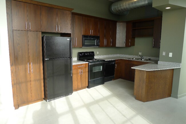 Building Photo - 41 Burroughs St