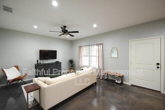 Building Photo - 14221 County Rd 452