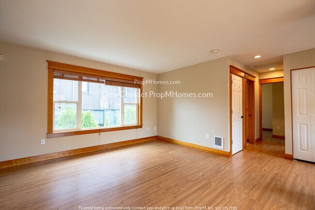 Foto del edificio - 2507 E Burnside St