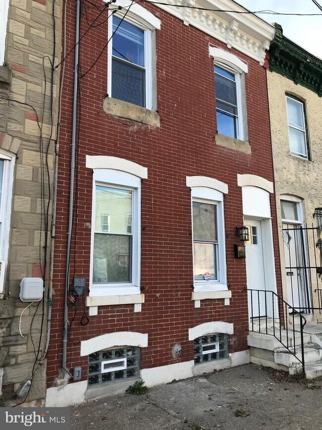 Building Photo - 912 N Markoe St