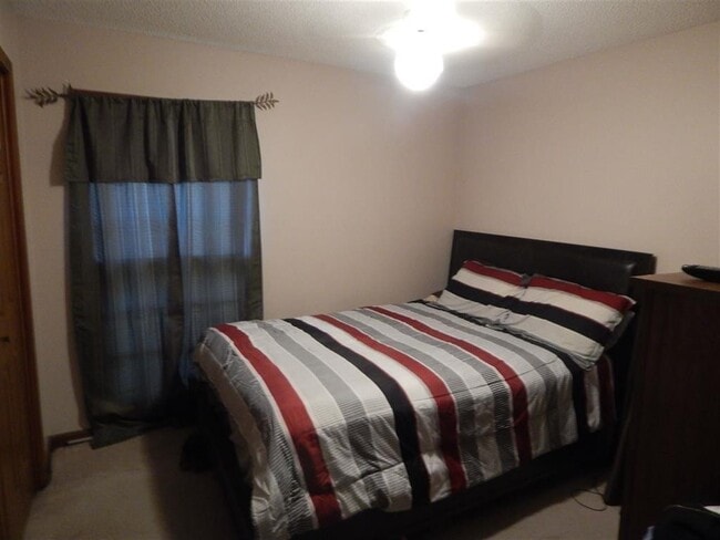 Building Photo - 2960 New London