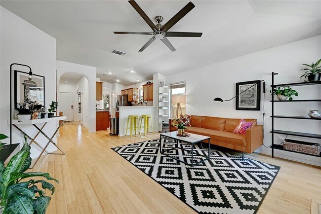 Foto del edificio - 5706 Steven Creek Way