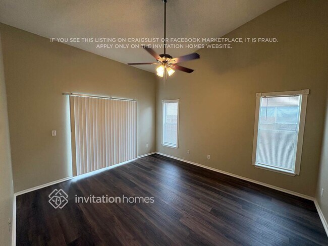 Foto del edificio - 4704 Bloom Dr