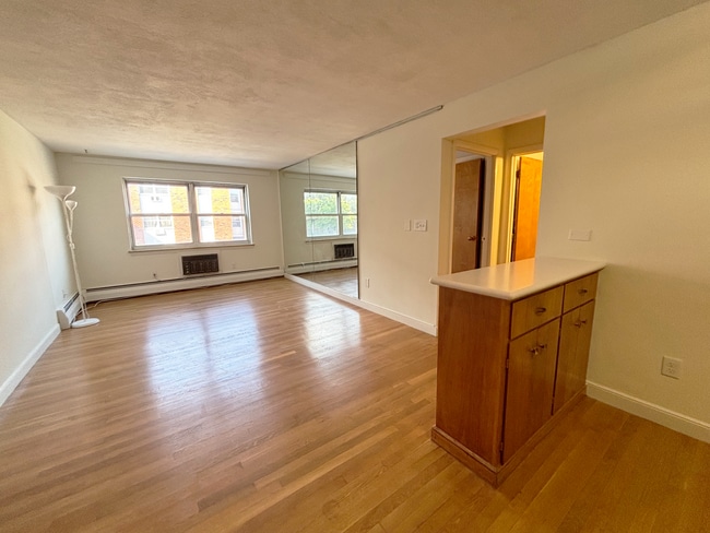 Photo - 7 Commonwealth Ct Apartment