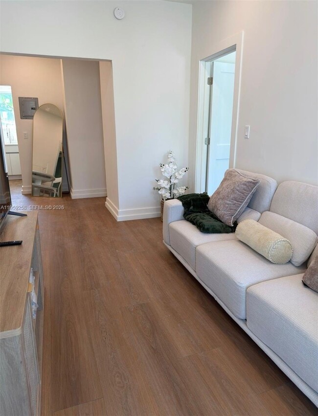 Building Photo - 1535 West Ave