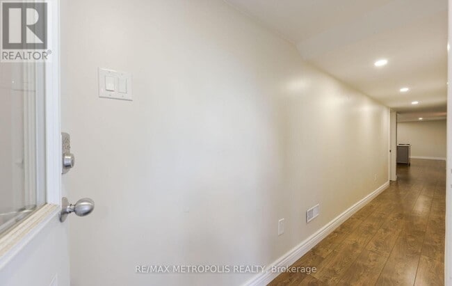 Building Photo - 2699 Sherhill Dr