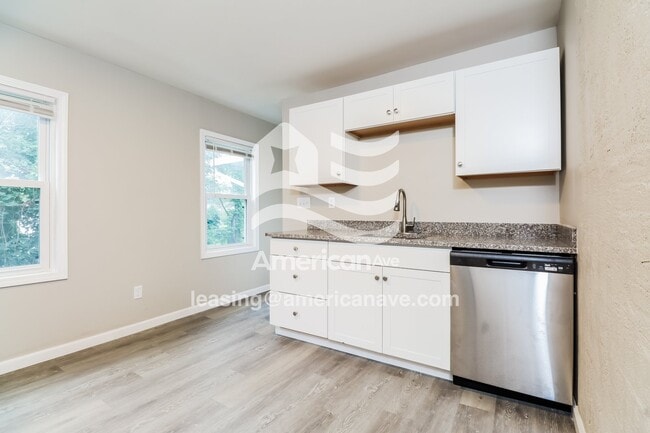 Building Photo - 235 Burton Ave