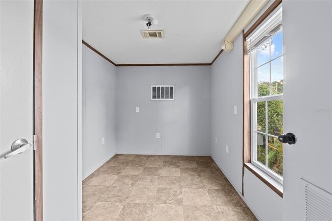 Building Photo - 5600 New Tampa Hwy