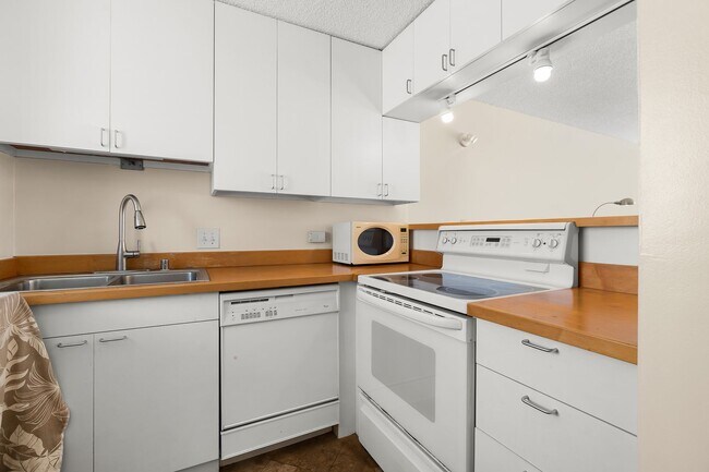 Foto del edificio - Furnished 1bd/1ba/1pkg in Rent Ala Moana/W...
