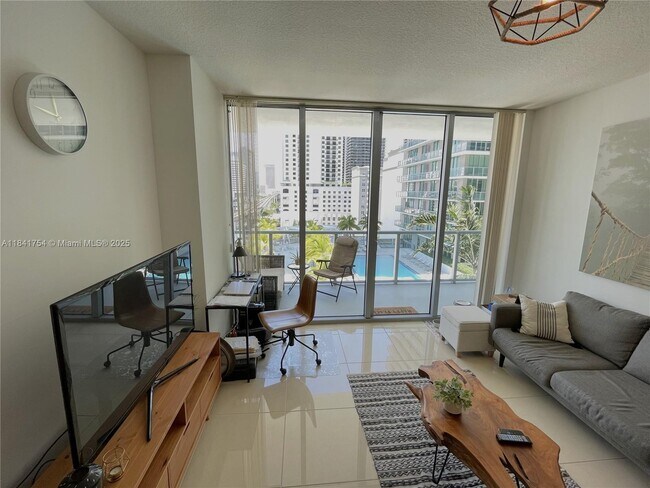 Foto del edificio - 79 SW 12th St