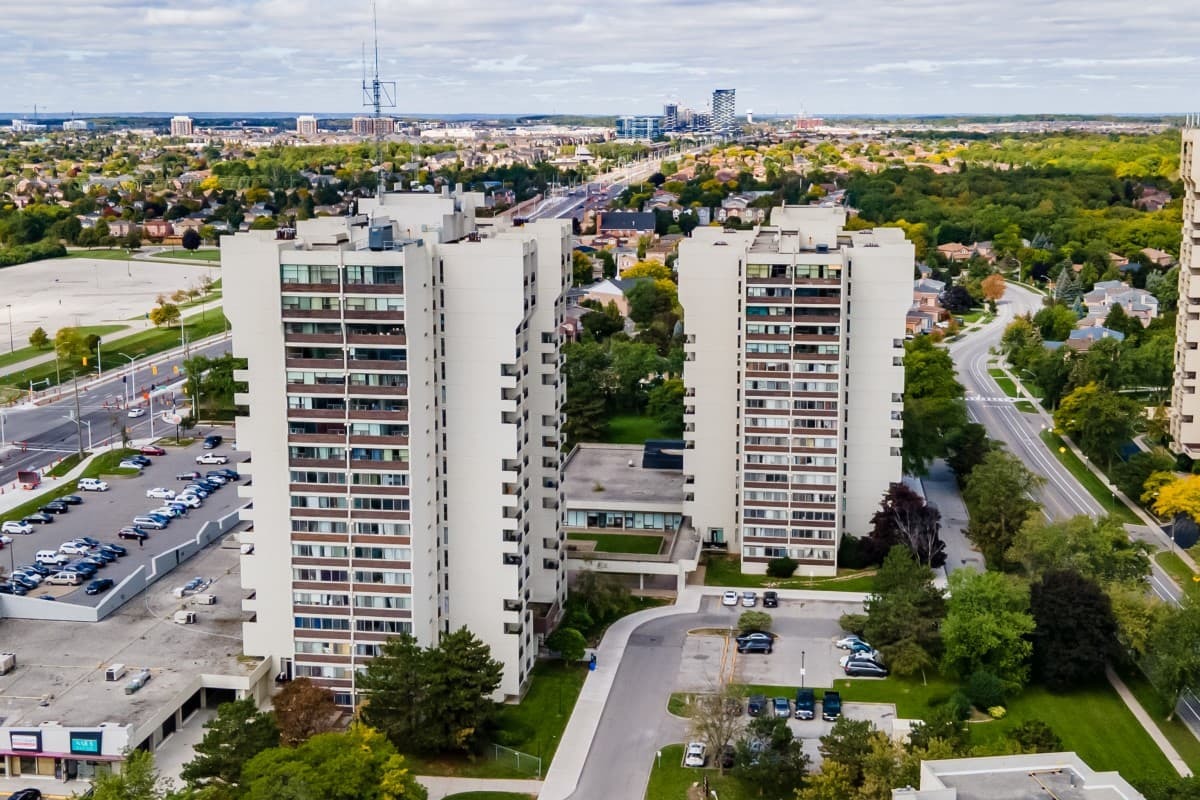 Primary Photo - White Oaks Apartments