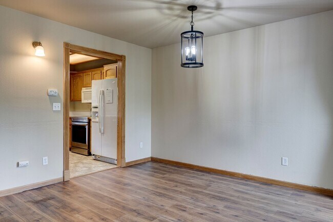 Foto del edificio - 3 Bedroom and 2.5 Bath End Unit Townhouse