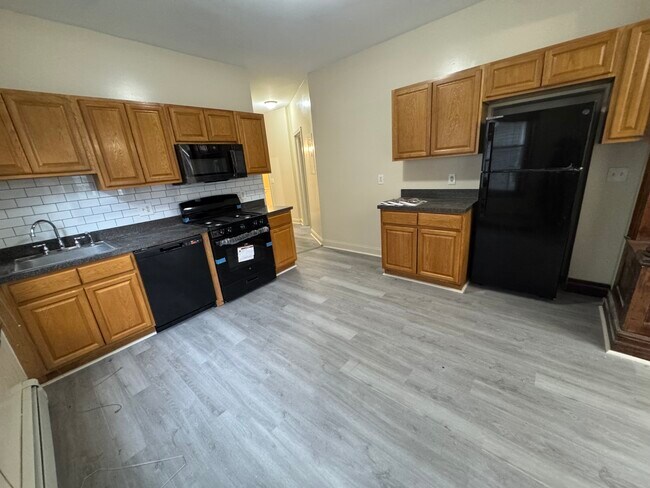 Foto del edificio - 304 Shelton Ave