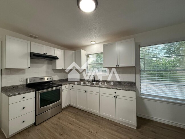 Building Photo - 530 Artemis Dr