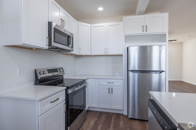 2BR, 1BA - 960SF - Kitchen - 6309 Delmar Blvd Apartments