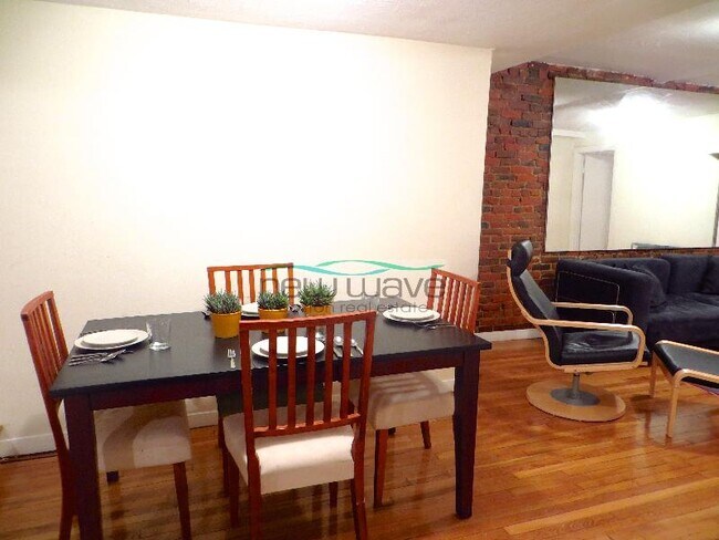 Building Photo - 18 Cumberland St