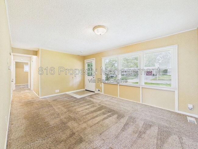 Foto del edificio - 7702 E 112th Terrace