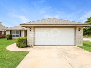 Building Photo - 1613 Brittany Ln