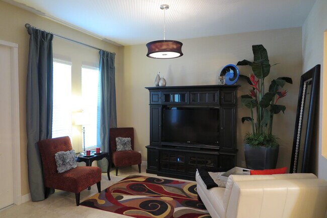 Foto del edificio - 819 NW 82nd Pl