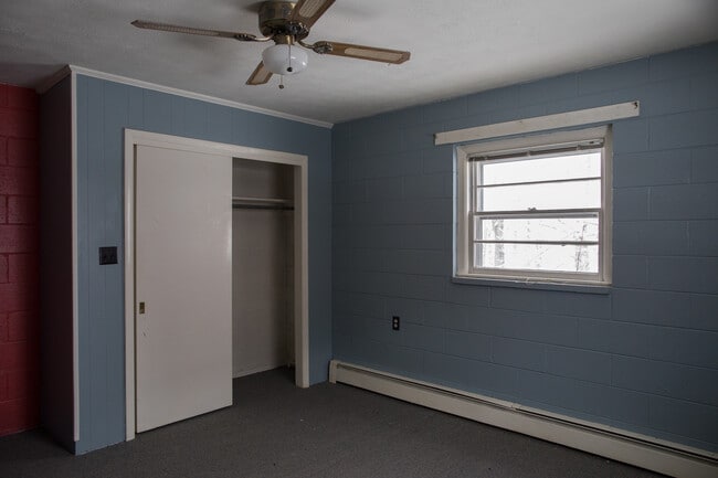 Bedroom 2 - 1399 North Carolina Hwy 105 Bypass