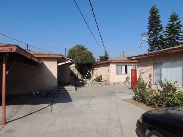 Building Photo - 14521 Firmona Ave
