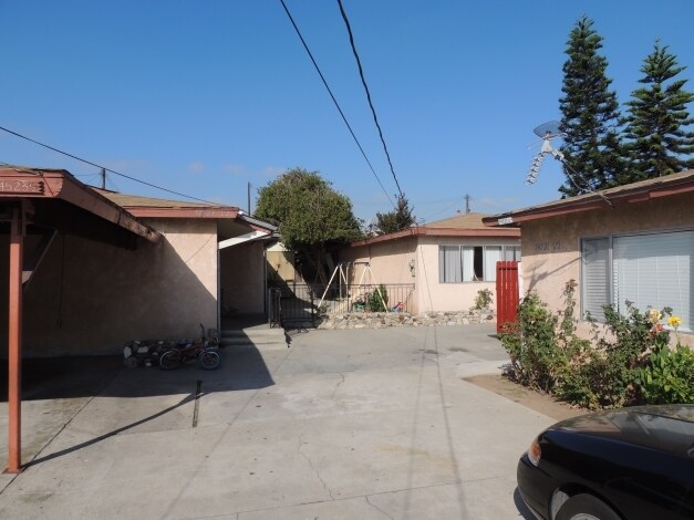 Foto del edificio - 14521 Firmona Ave