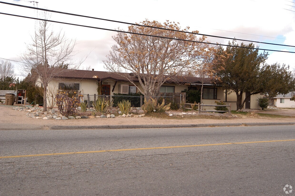 Building Photo - 9238-9240 3rd Ave
