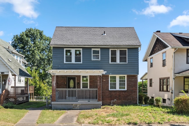 Building Photo - 610 N 6th St
