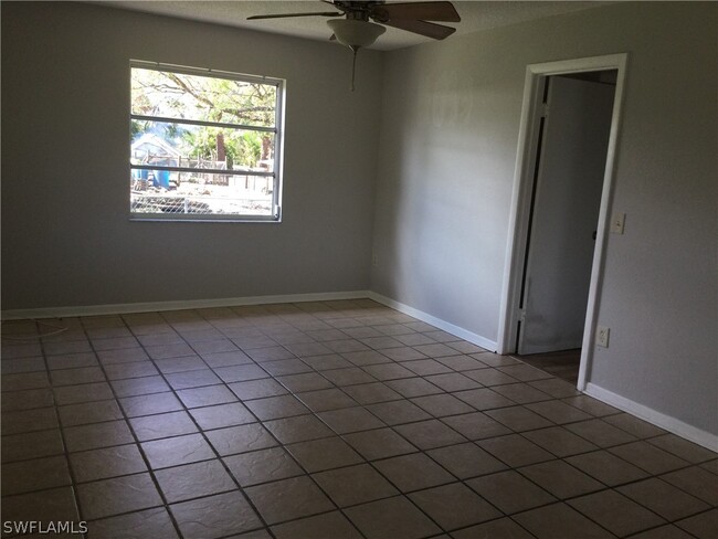 Building Photo - 1175 Laurel Dr