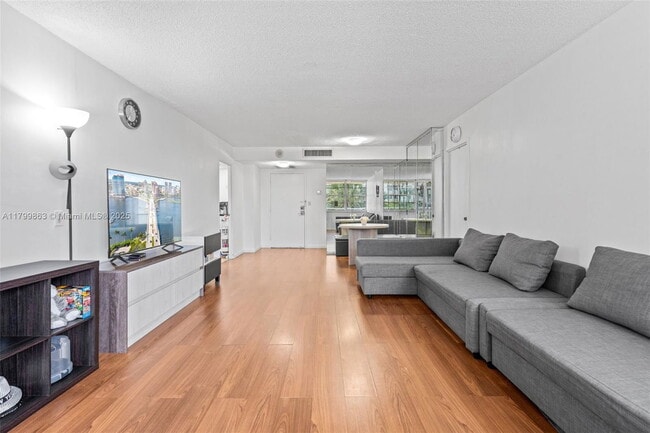 Foto del edificio - 251 174th St